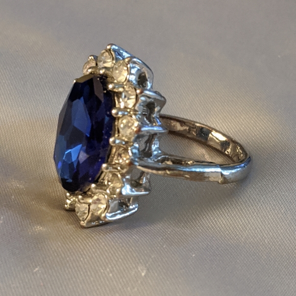 Vintage Statement Ring - Picture 10 of 10